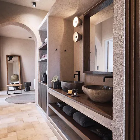 Noma Milos - Delmar Collection 3*