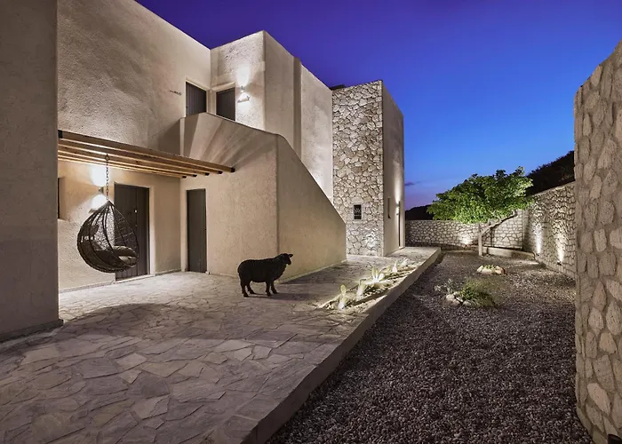 Noma Milos - Delmar Collection 3*